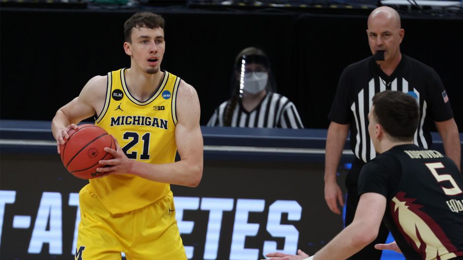 繁压在场上 繁压在场上