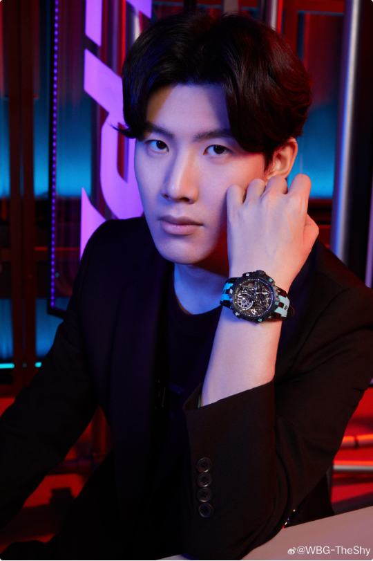 绩与新面孔 绩与新面孔